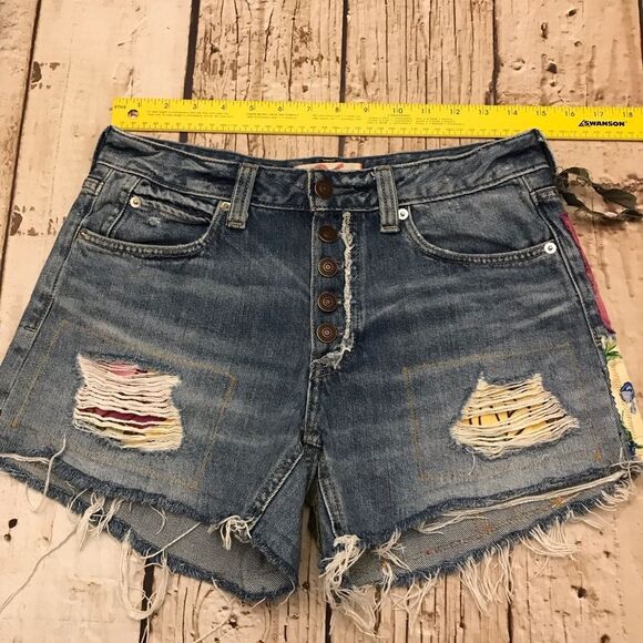 OOAK We The Free Upcycled Denim Cutoff Foral & Patch Shorts Button Front Sz 26 - Picture 7 of 15